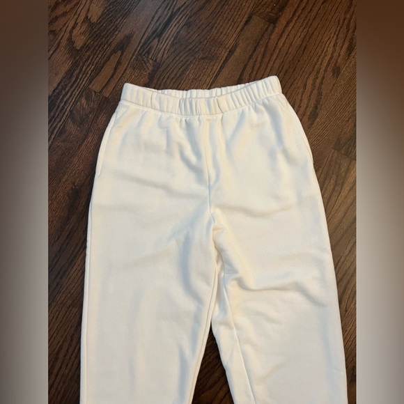 SUPER COZY WHITE JOGGER - Picture 2 of 3